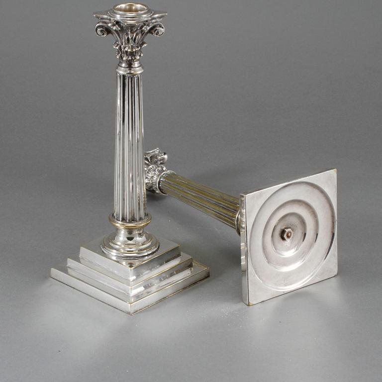 LJUSSTAKAR, ett par, nysilver, gustaviansk stil, 1900-tal.
