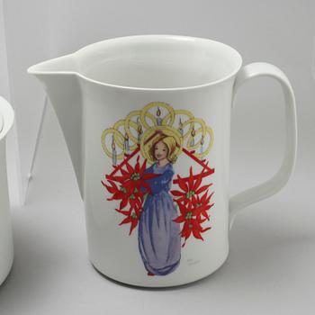 A porcelian set of table ware of 35 pcs, "Tomteul", Rörstrand, 20th century.