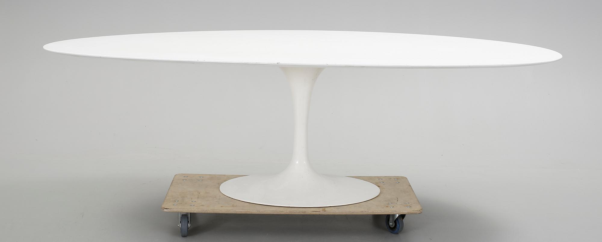 BORD, "Tulip", Eero Saarinen, Knoll International.