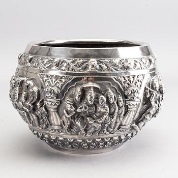 KRUKA / SKÅL, silver, Burma / Intia. Vikt 2,1 kg.