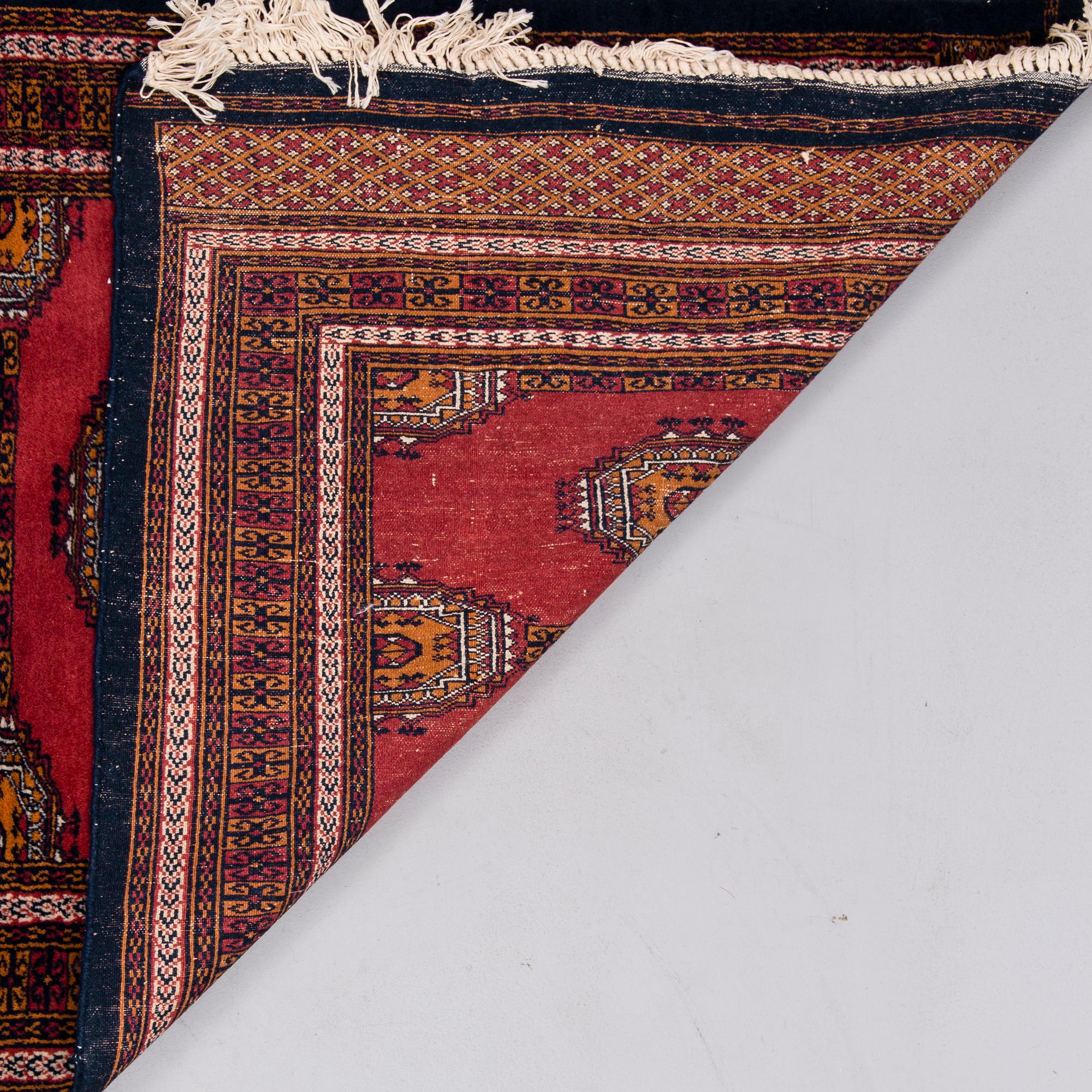 GALLERIMATTA, bochara, Indien. Ca 350x94 cm.