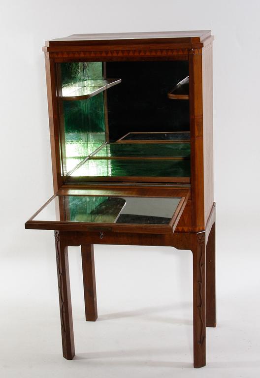 BARSKÅP, delvis 1800-tal.