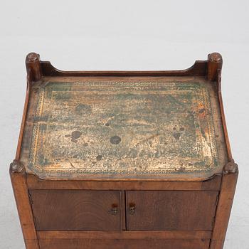 A bedside cabinet, 19th century.