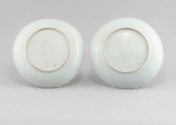 SKÅLFAT, ett par, porslin, Kina, Qianlong (1736-1795).