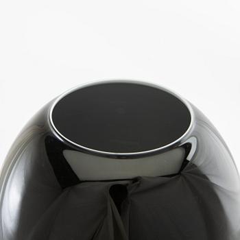 Piet Hein, vaser 2 st, "Super Vase" samt "Twister" signerade.