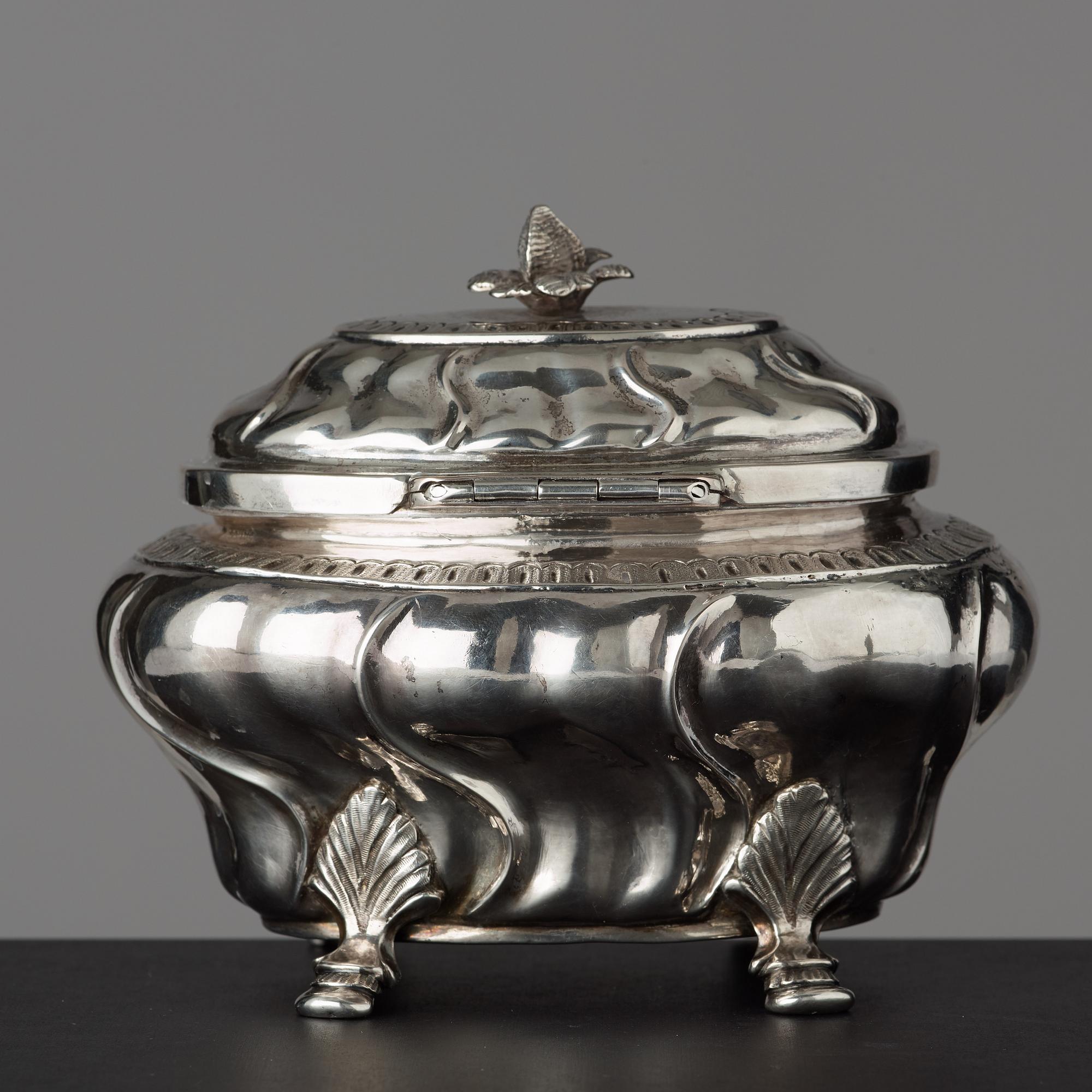 SOCKERSKRIN, av Johan Andersson Starin, mästare i Stockholm 1723-56, rokoko.