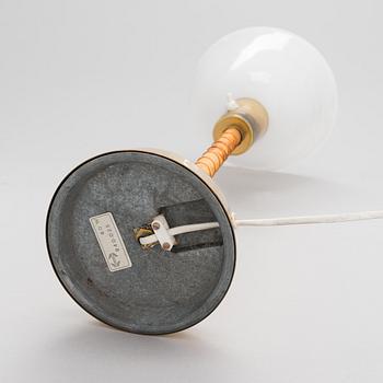 Lisa Johansson-Pape, bordslampa, "Senator", Orno. Modellen formgiven 1947.