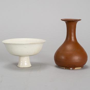 A white glazed Stemcup and a vase, presumably Song/Yuan dynasty.