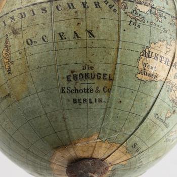 A German tellurium and lunarium by Ernst Schotte & Co. of Berlin (fl. 1855-1900), late 19th century.