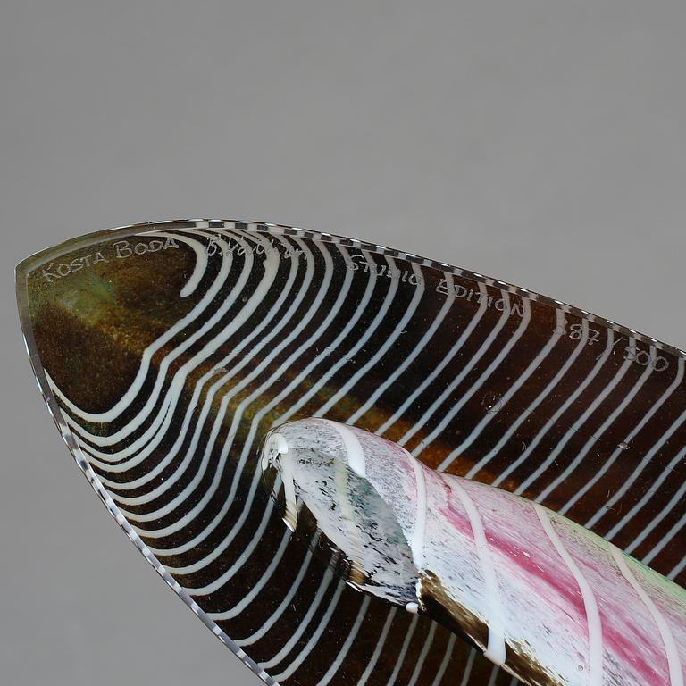 SKULPTUR, glas, Bertil Vallien, Kosta Boda. Signerad studio edition 387/500.