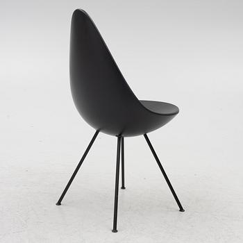 Arne Jacobsen, stol, "Droppen", Fritz Hansen, 2021.