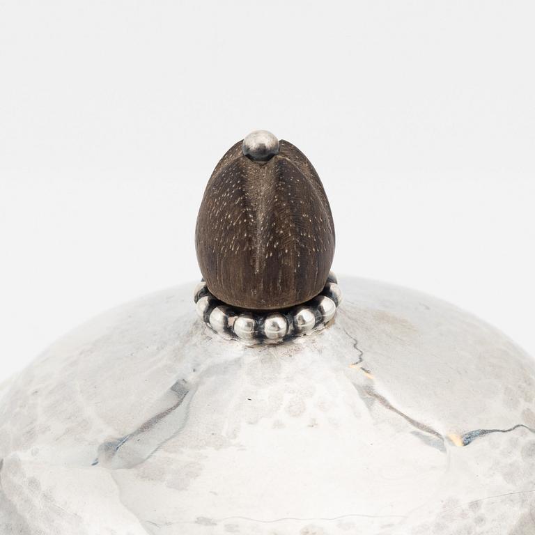 Georg Jensen, tedosa med lock, modell 38, sterlingsilver, 1919- ca 1927.