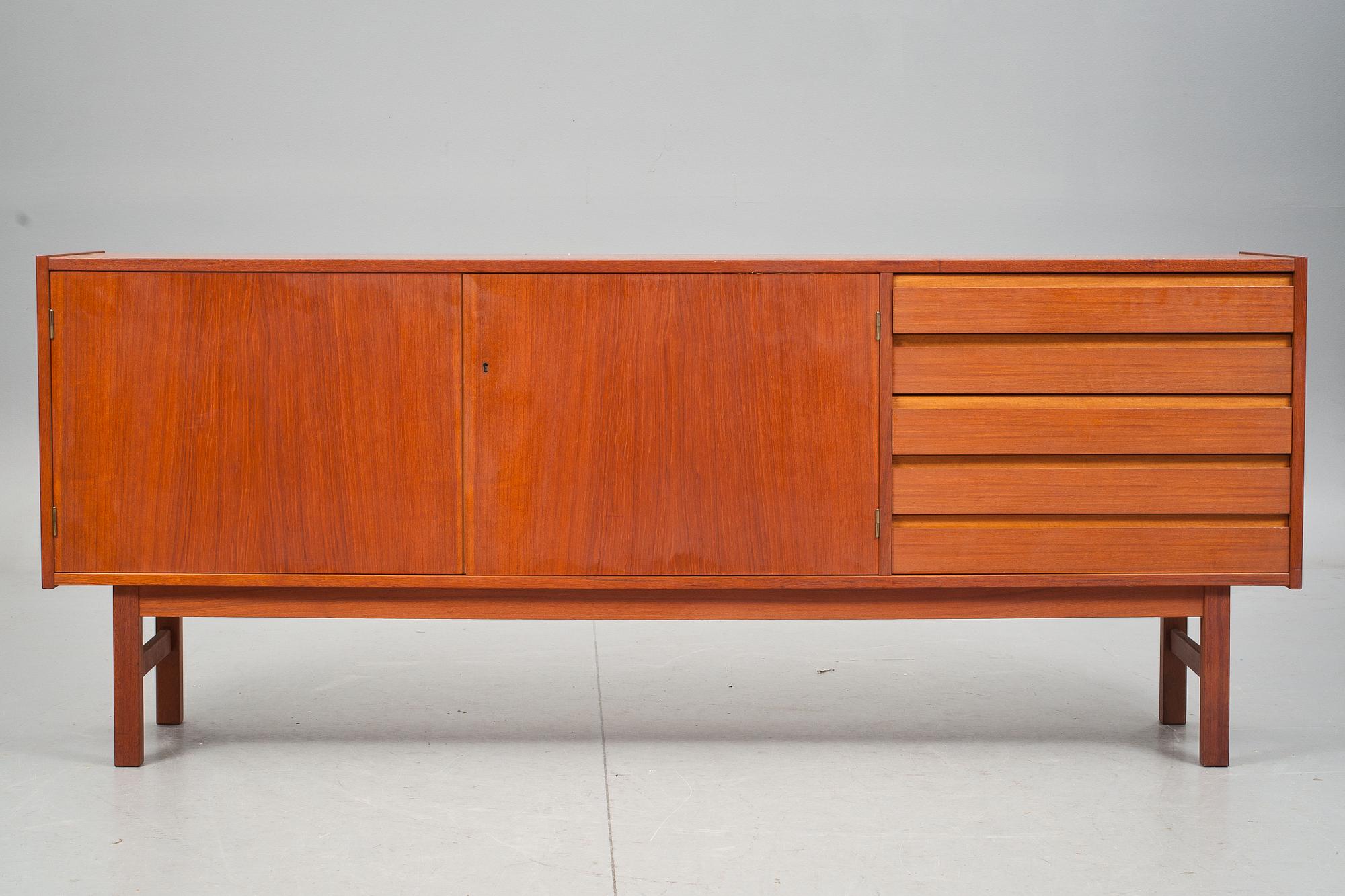 SIDEBOARD, 1960-tal.