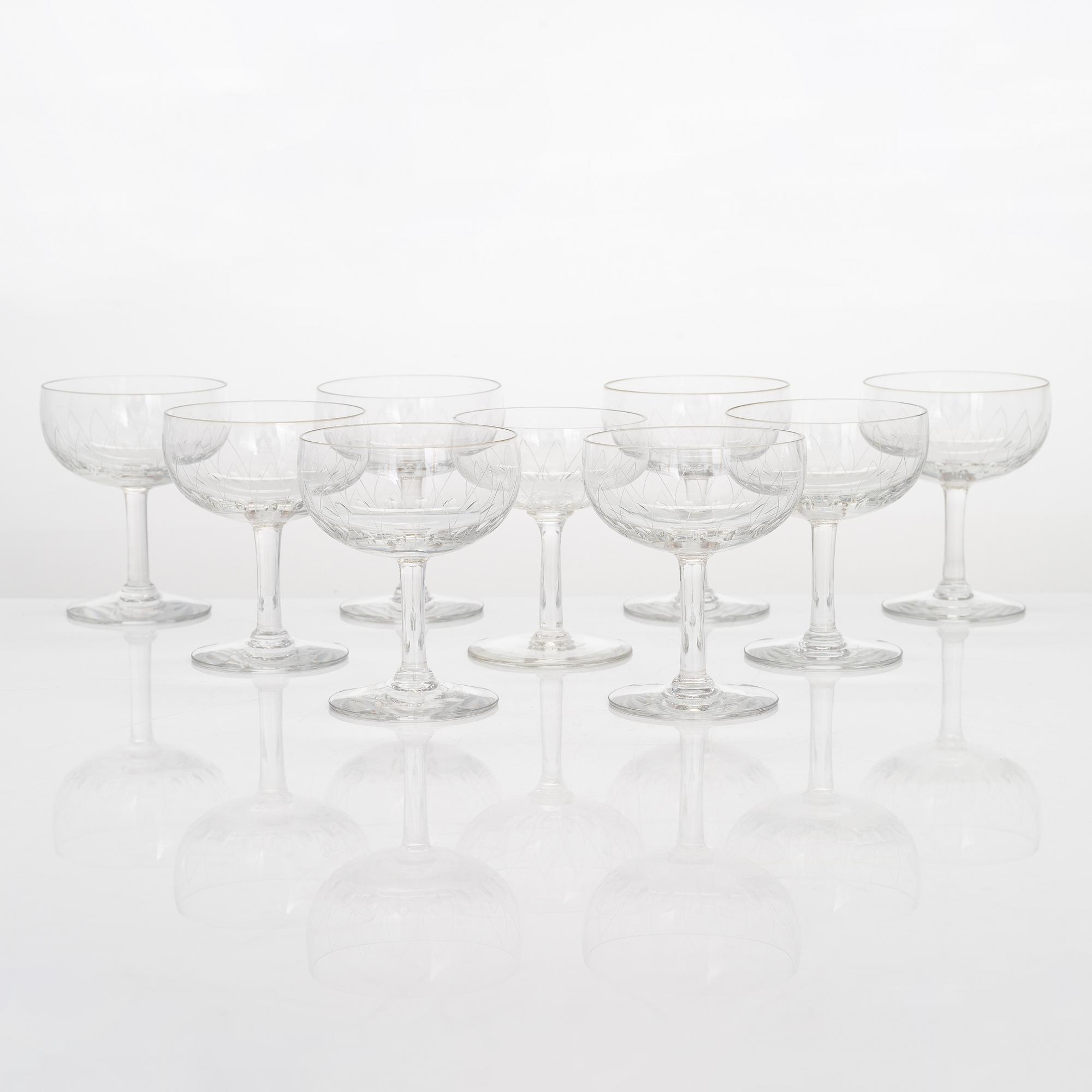 Göran Hongell, A 43-piece glass ware set "Kilta". Iittala, in production 1947-1966.