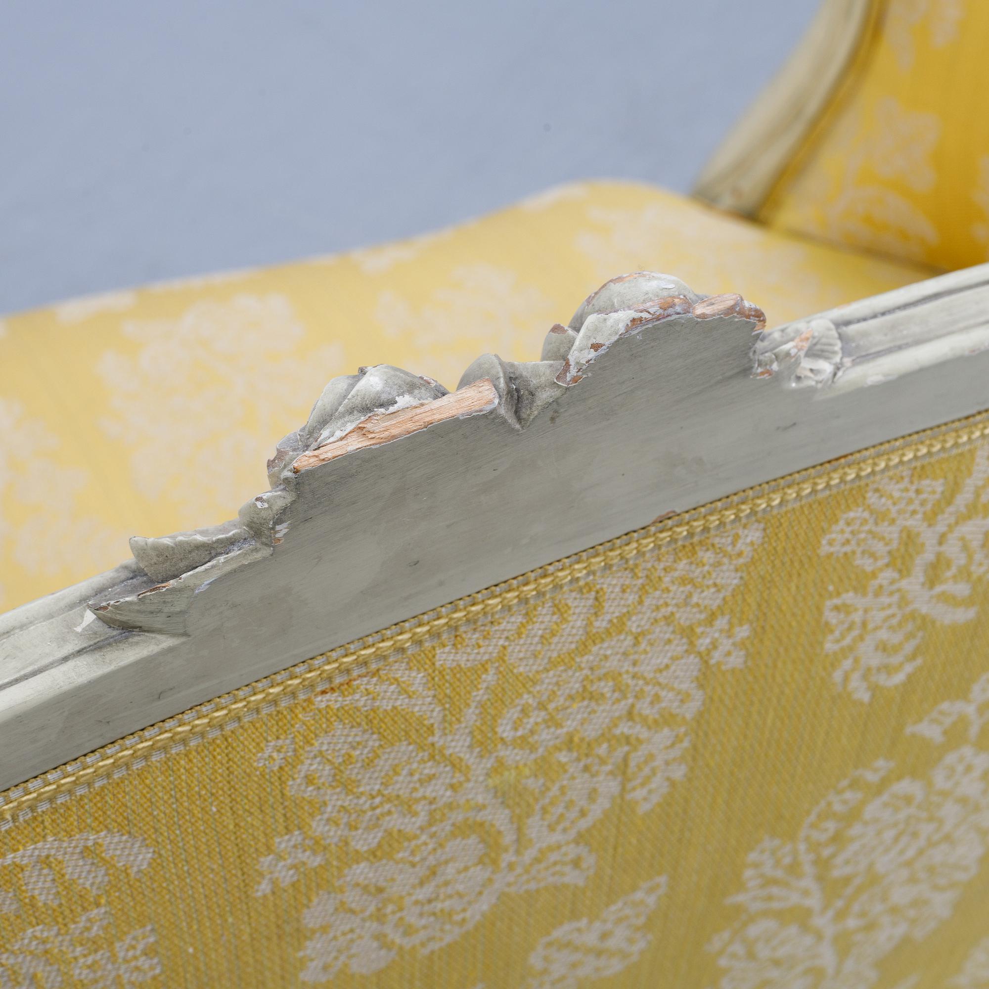 A gustavian style sofa, first part of the 20th Century.