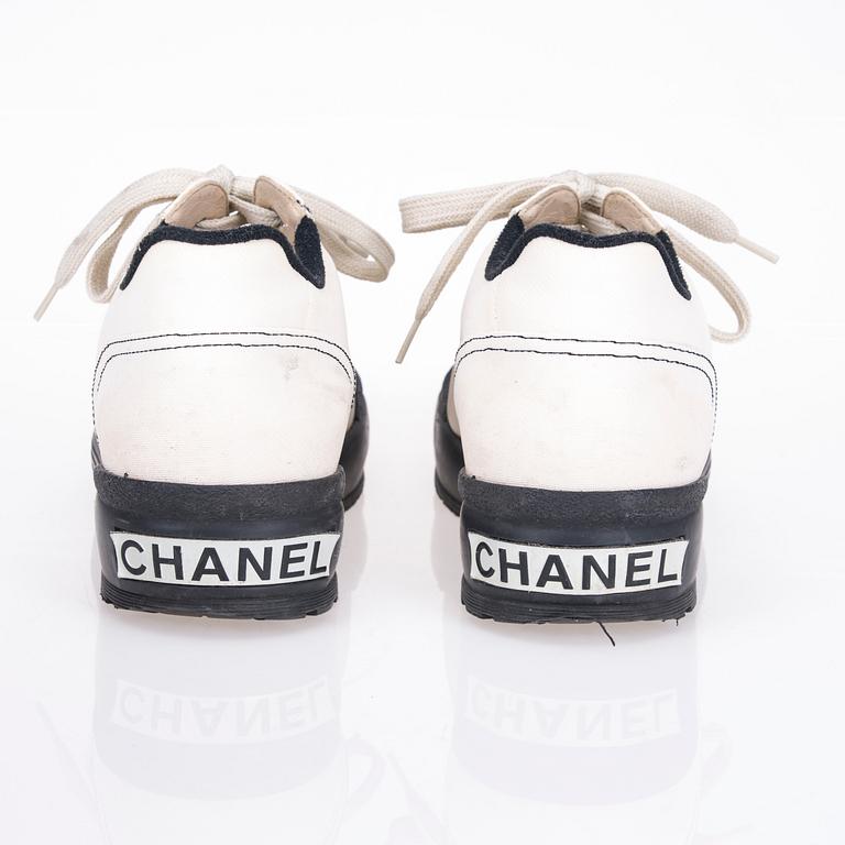 SKOR, Chanel.