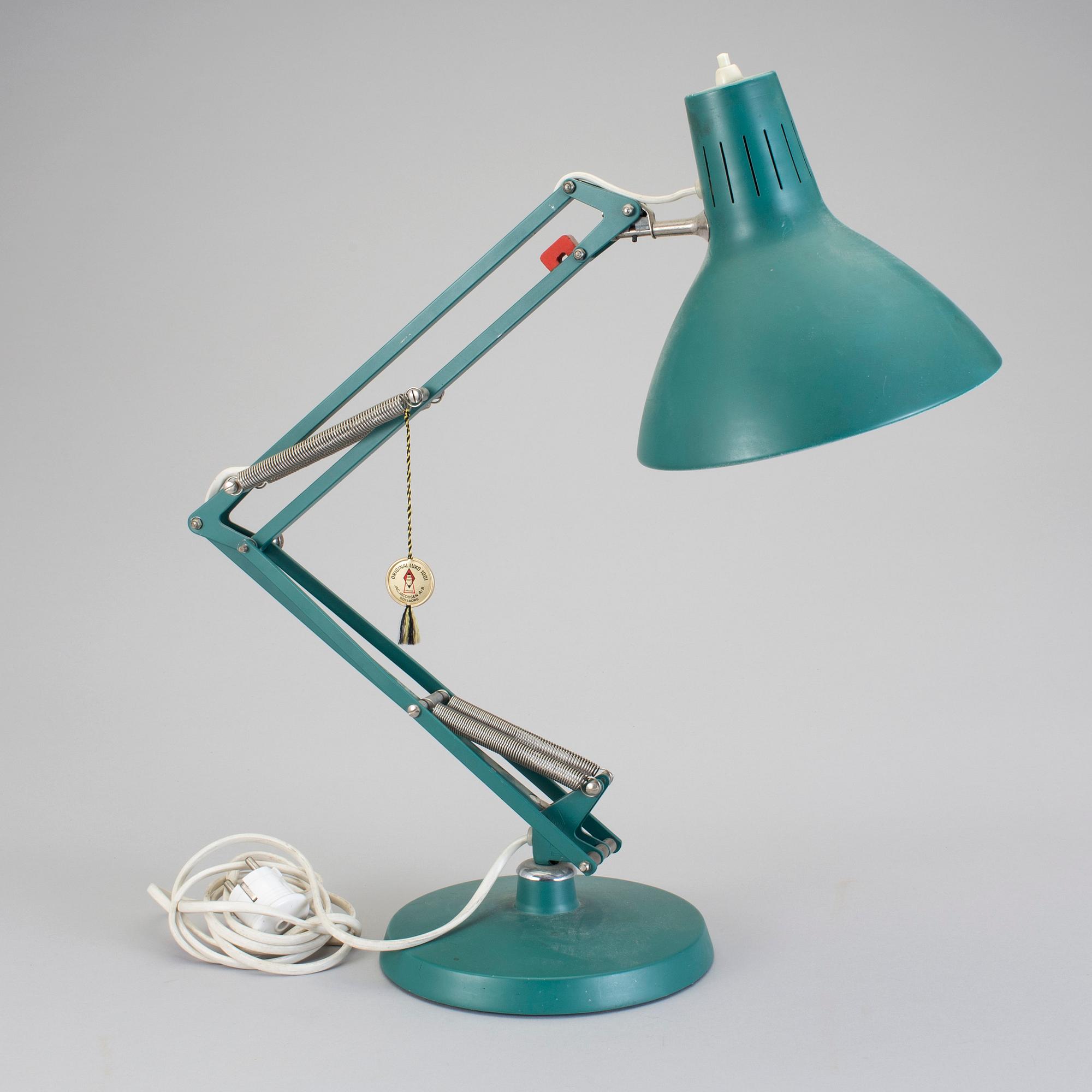 A Luxo 1001 desk lamp around 1950.