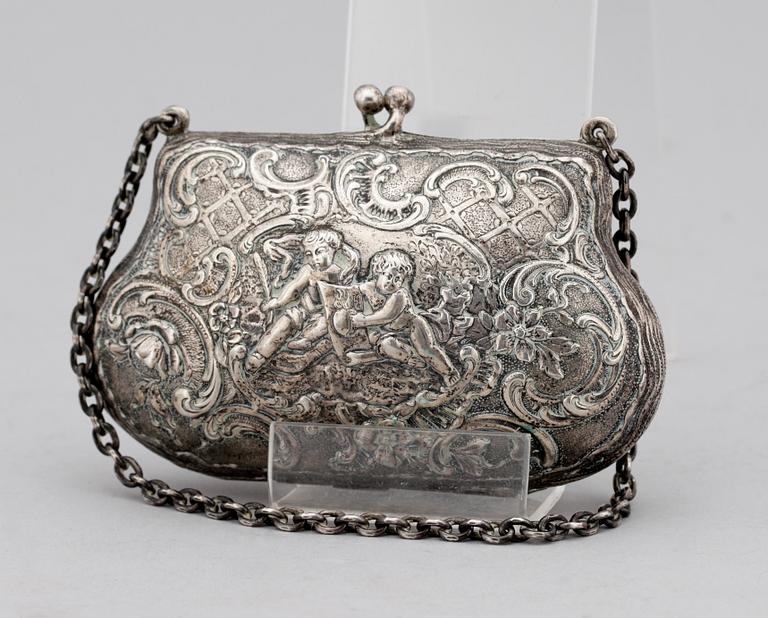 AFTONVÄSKA, silver, rokokostil. Fantasistämplar. 1900-talets början. 161g.