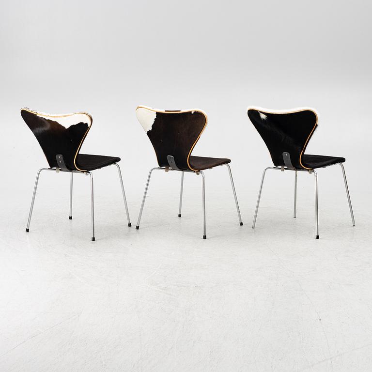 Arne Jacobsen, six 'Serie 7' chairs.