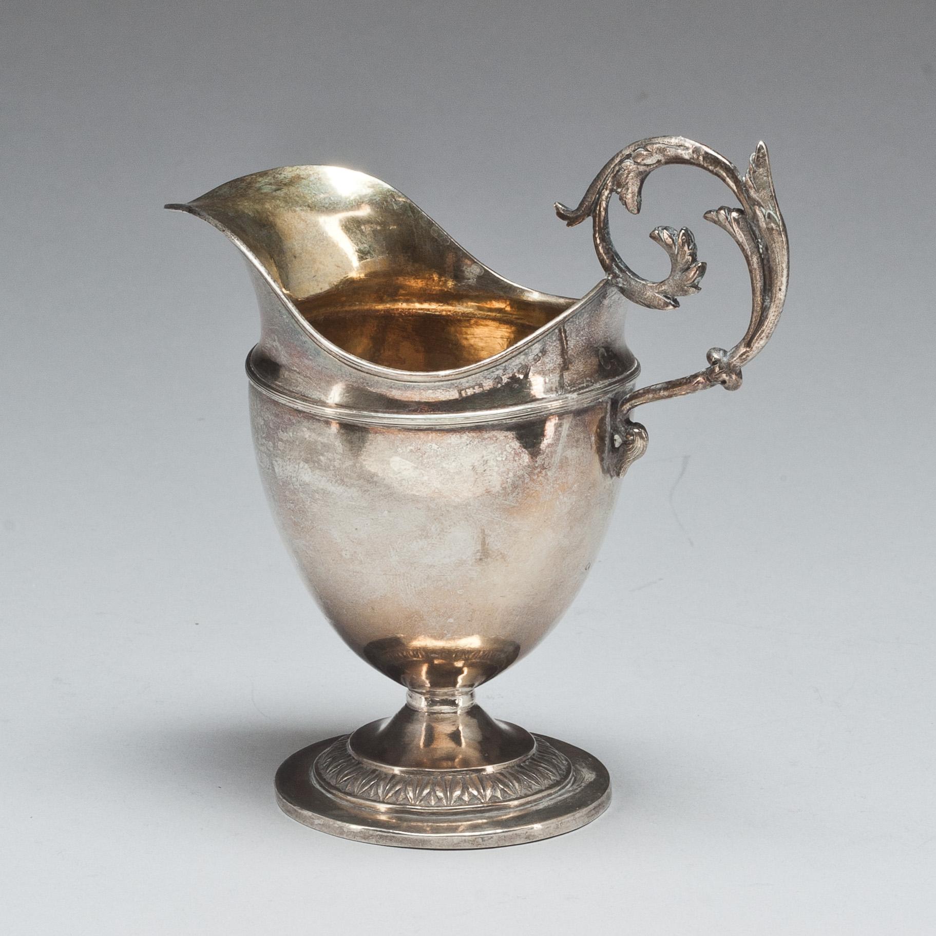 GRÄDDKANNA, silver, empire, 1824. Vikt ca 166 g.