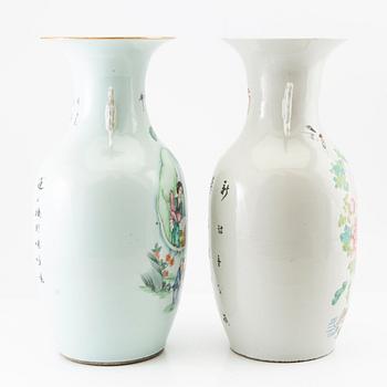Two Chinese vases, 20th century.