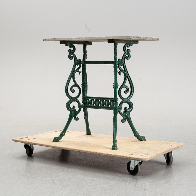 Bord, gjutjärn, sent 1800-tal.