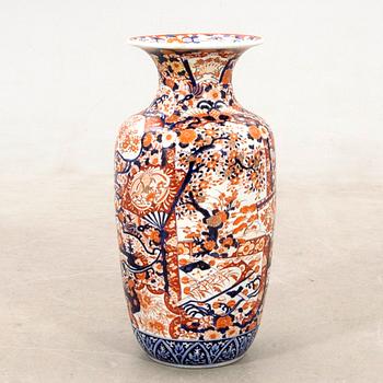 Floor vase Japan early 20th century porcelain.