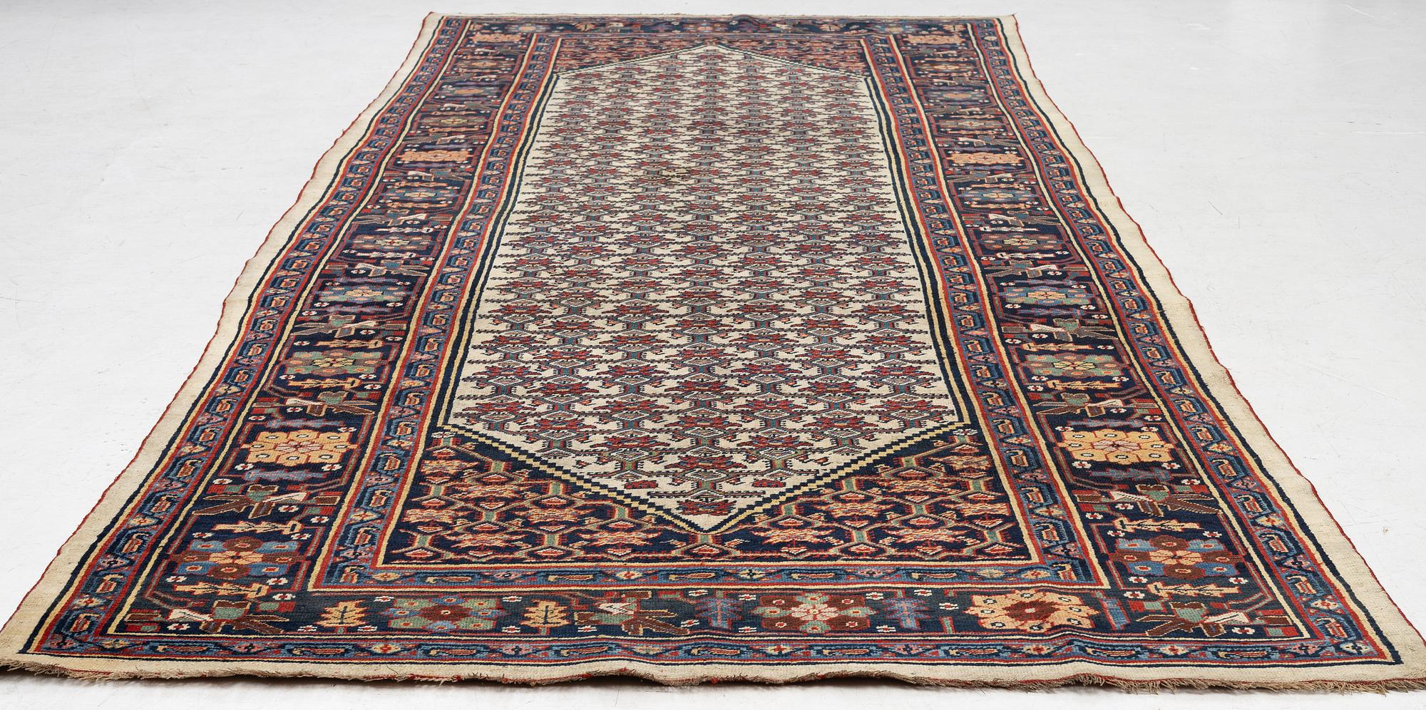 Gallerimatta, antik Bidjar, Västra Persien. 380 x 170 cm.