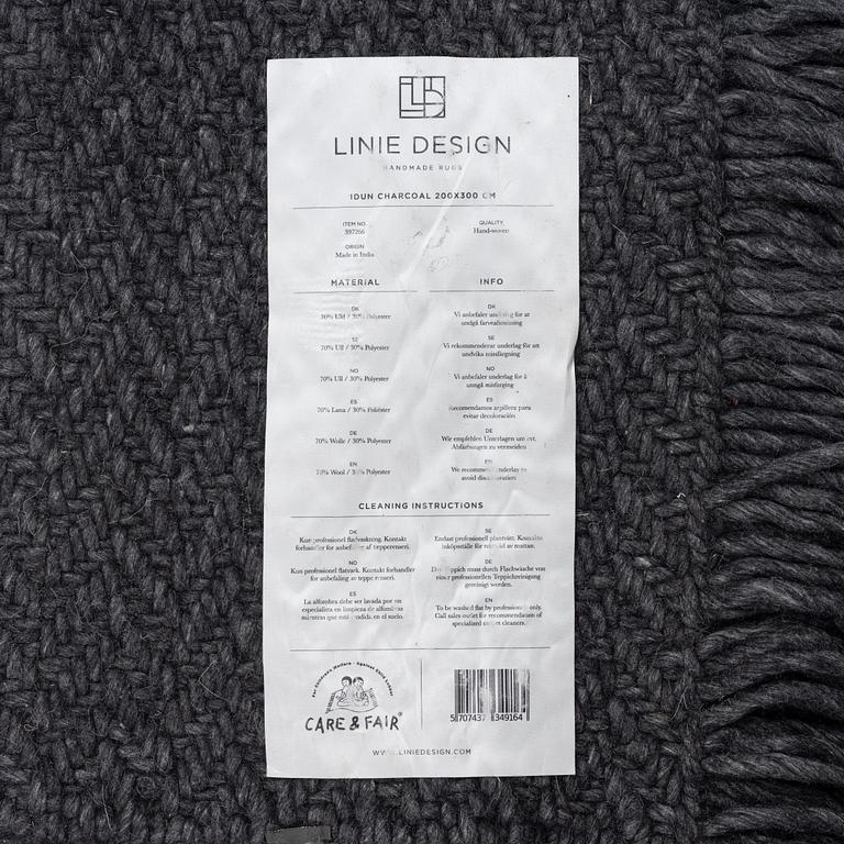 Rug, "Idun Charcoal", Linie Design, approx. 292 x 194 cm.