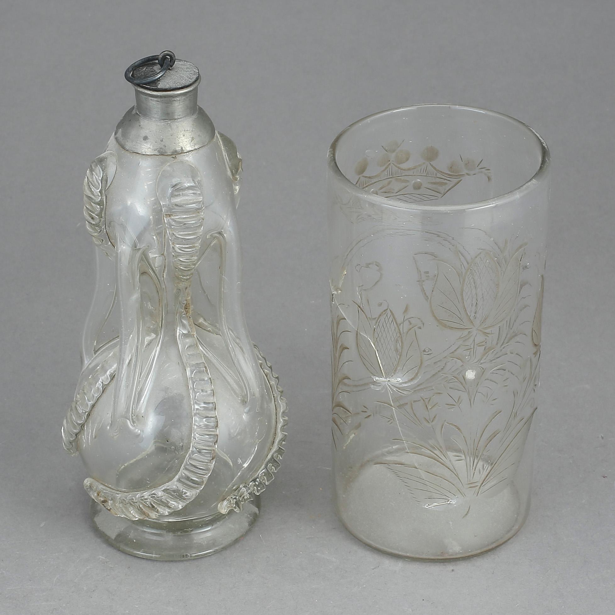 VAS OCH KLUCKAFLASKA, glas, 17/1800-tal.