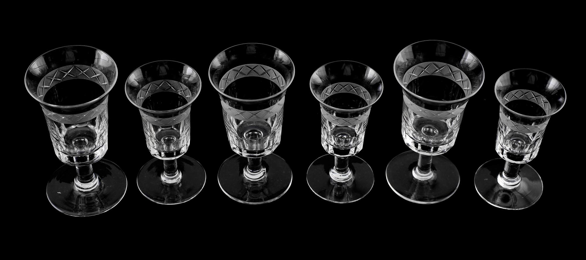 SERVISGLAS, 24 delar, 1900-talets första hälft.
