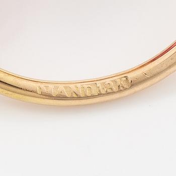 Ring, Mandelstam, 18K gold with cabochon-cut rubelite (tourmaline) and brilliant-cut diamonds and tourmalines.