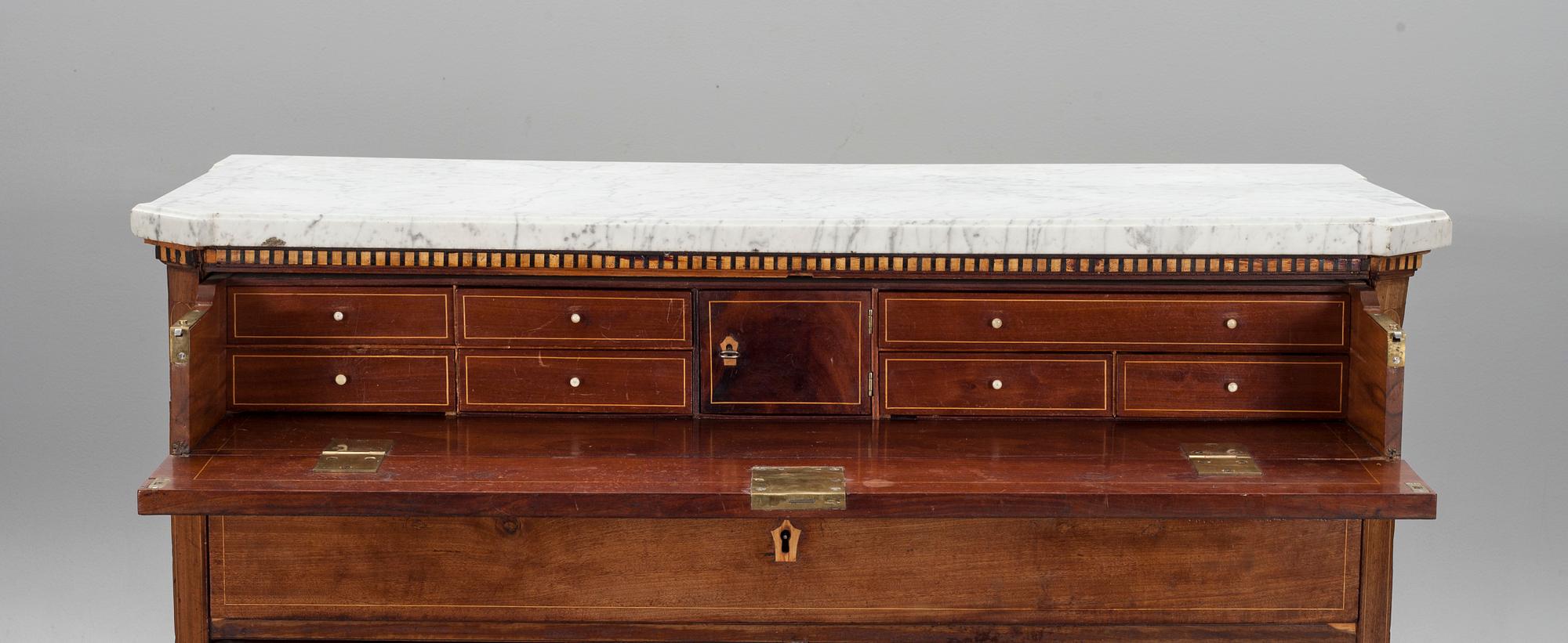 SKRIVBYRÅ, sengustaviansk, omkring 1800.