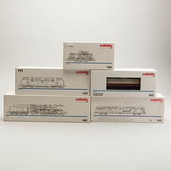 5 Märklin locomotives.