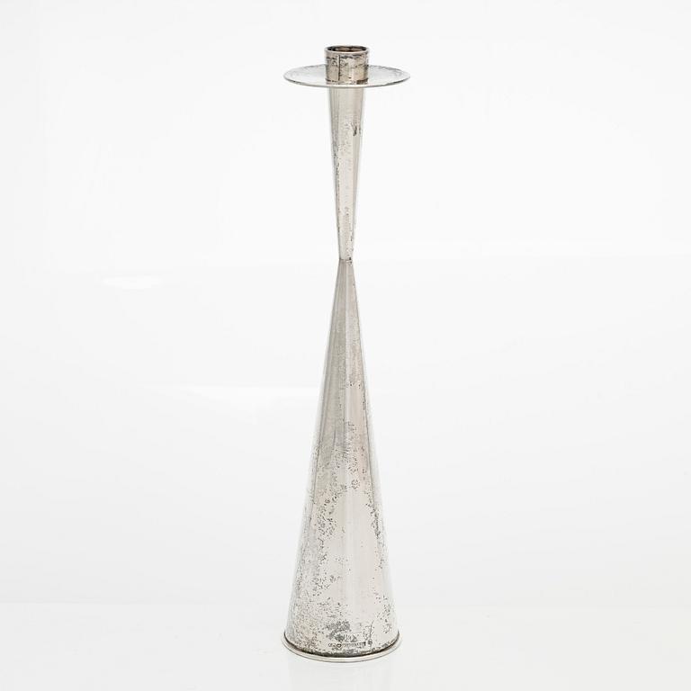 Tapio Wirkkala, kynttilänjalka, hopeaa, TW 189, Kultakeskus 1962.