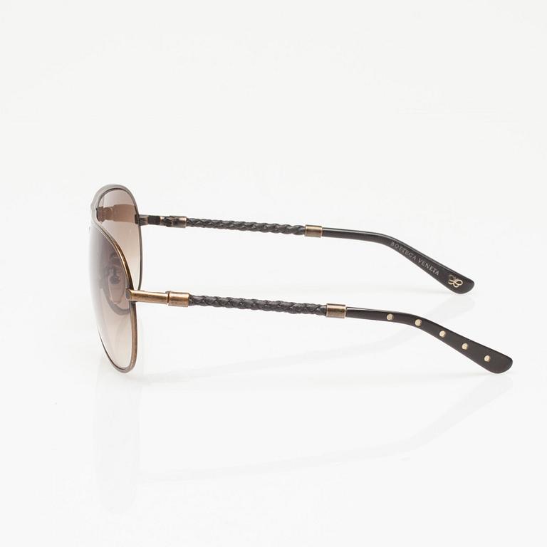 SOLGLASÖGON, Bottega Veneta.