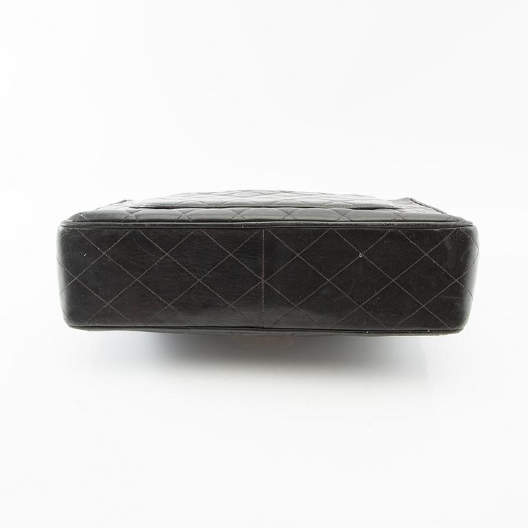 Chanel, bag, "Jumbo Single Flap Bag", 1994-96.