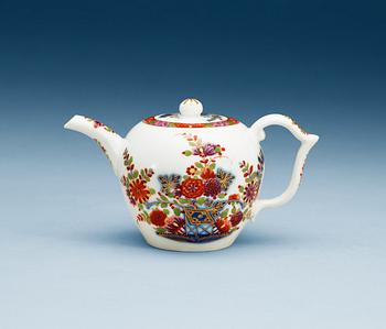 755. A Meissen 'Kakiemon' pot with cover, 18th century.