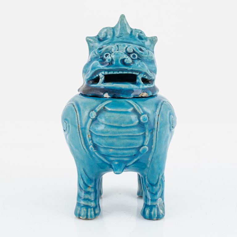 A Chinese turkoise glazed censer with cover, Kangxi style, presumably 20th Century.