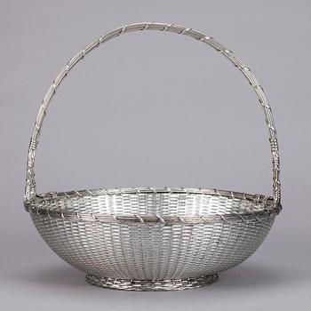 KORG, försilvrad, stämplad Christofle, Frankrike 1935-1983.