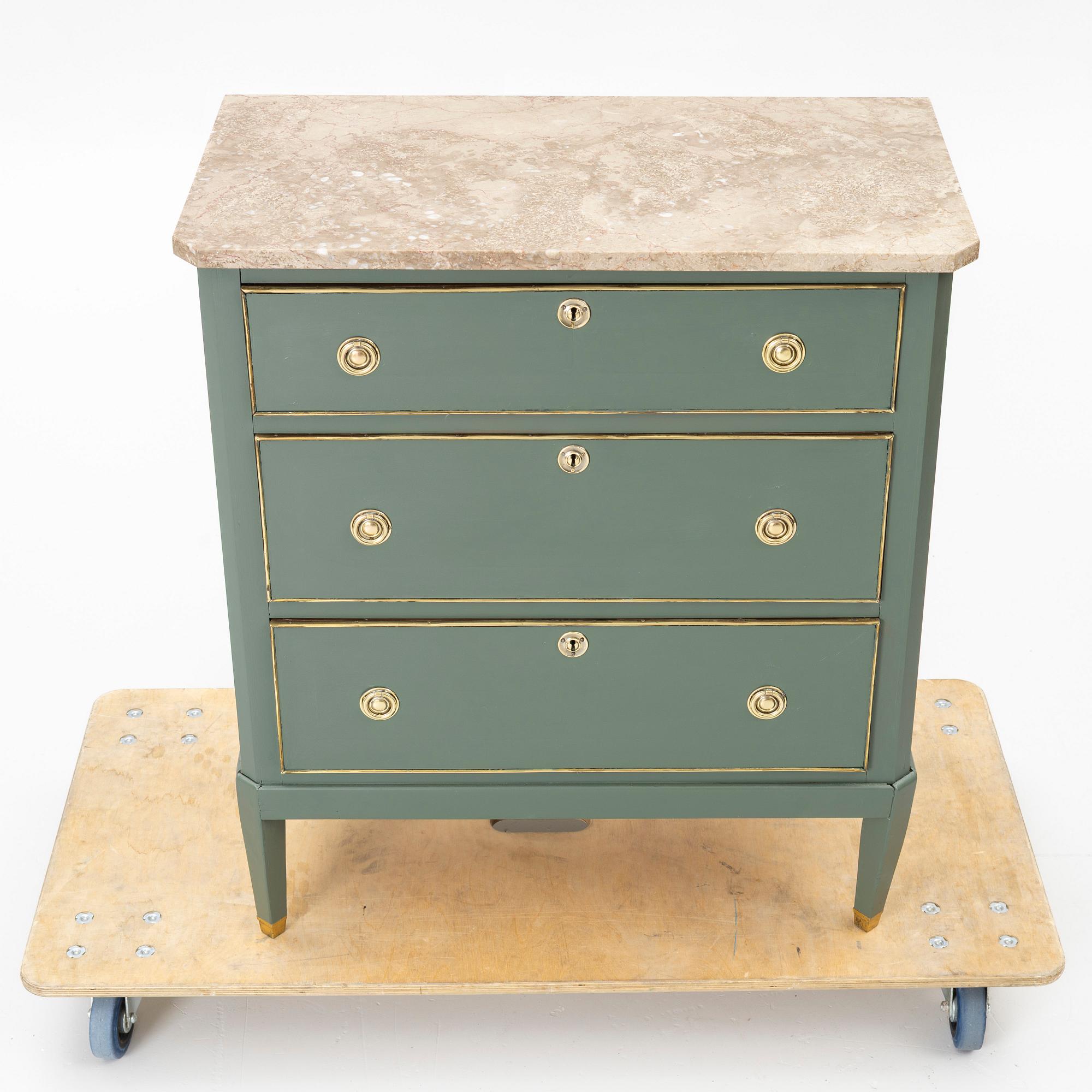 Byrå, gustaviansk stil, 1900-tal.