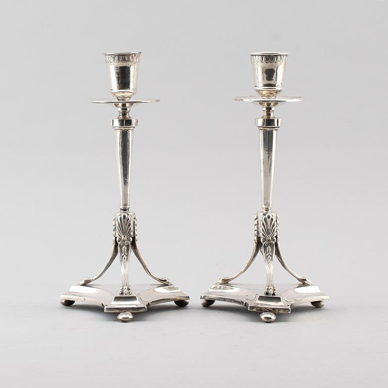 LJUSSTAKAR, 1 par, nysilver, C G Hallberg, 1900-talets första hälft.