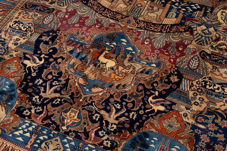 Matta, Kashmar, ca 380 x 298 cm.