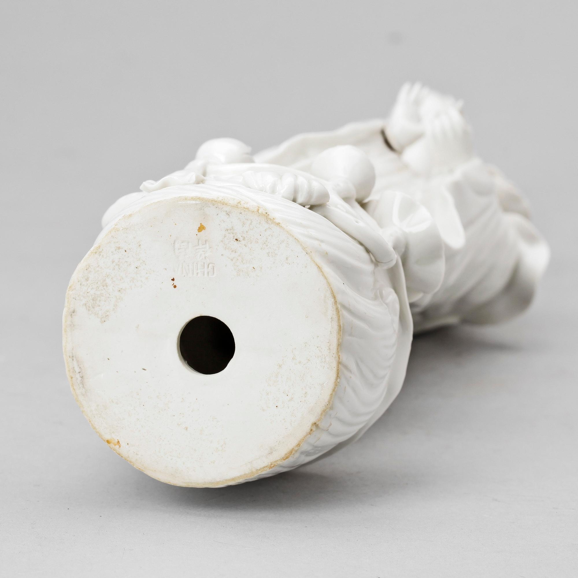 FIGURIN, blanc de chine, 1900-talets första hälft.