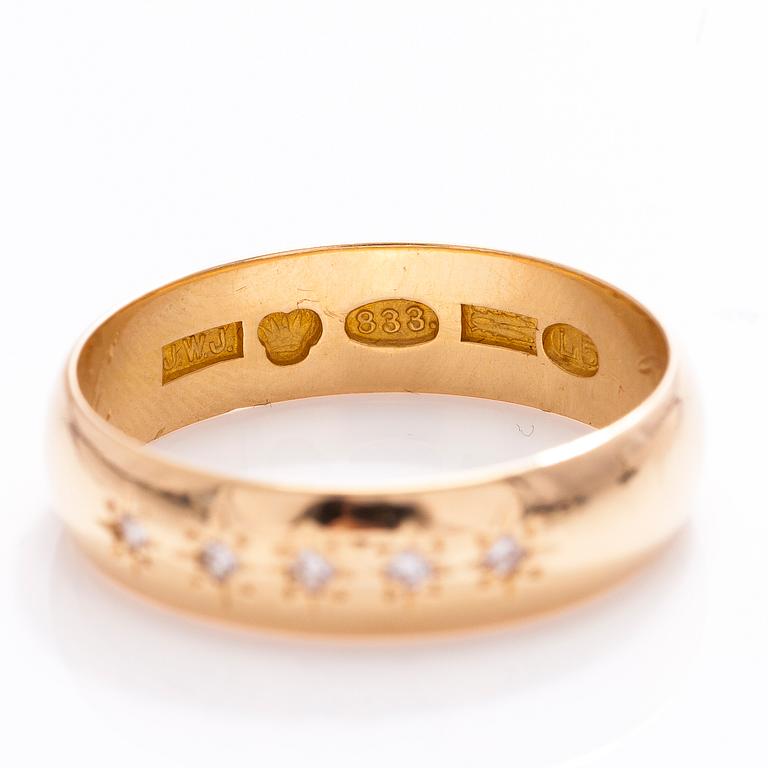 An 20 ct gold ring with diamonds ca. 0.075 ct in total. Johan Wilhelm Jokiniemi (Johansson), Uusikaupunki, Finland 1916.