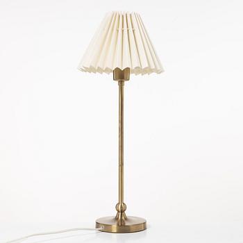Josef Frank, Bordslampa, Firma Svenskt Tenn, modell G 2569.