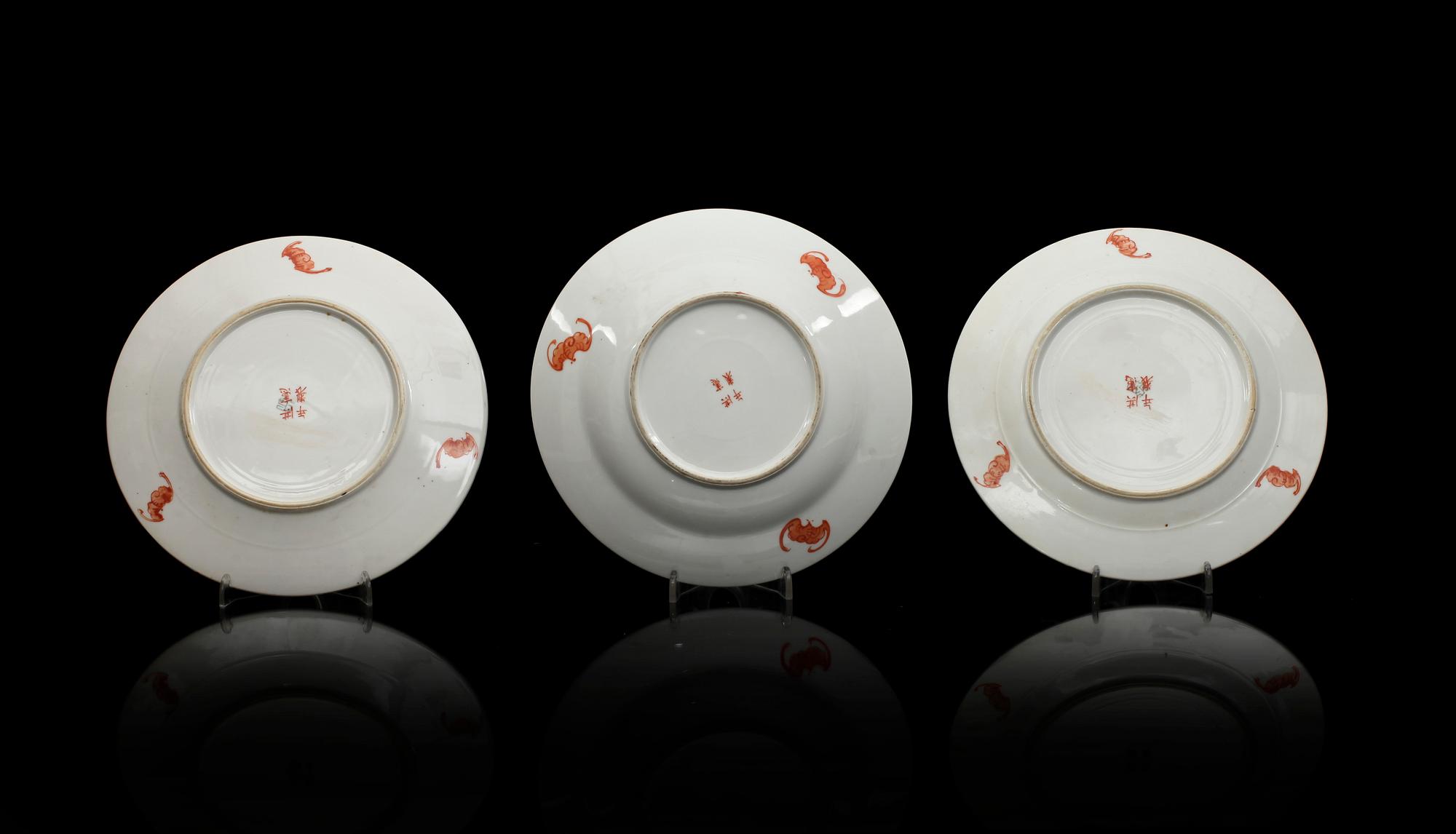 TALLRIKAR, 3 st, samt DJUP TALLRIK, porslin, Kina, Republik, 1900-talets början.