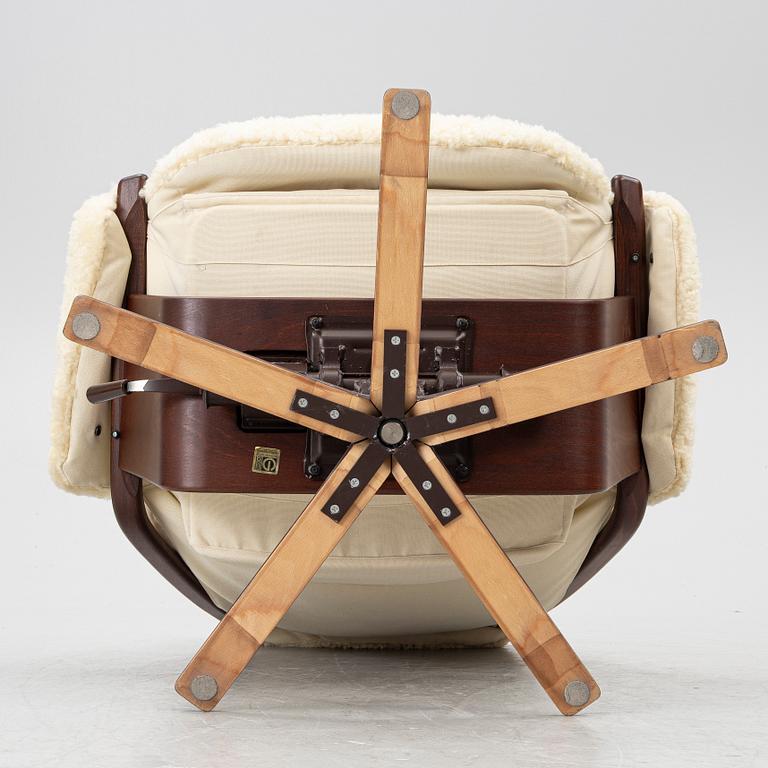A swivel armchair, Göte Möbel, second half of the 20th century.