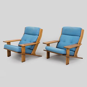 Esko Pajamies, Fåtöljer, ett par "Pele" och soffbord tillverkare Lepofinn 1970-tal.