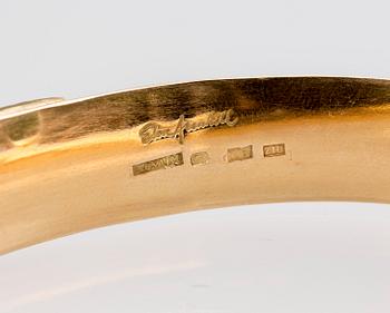 ARMRING, 18K guld, Elon Arenhill, Malmö, 1998. Vikt ca 23 g.